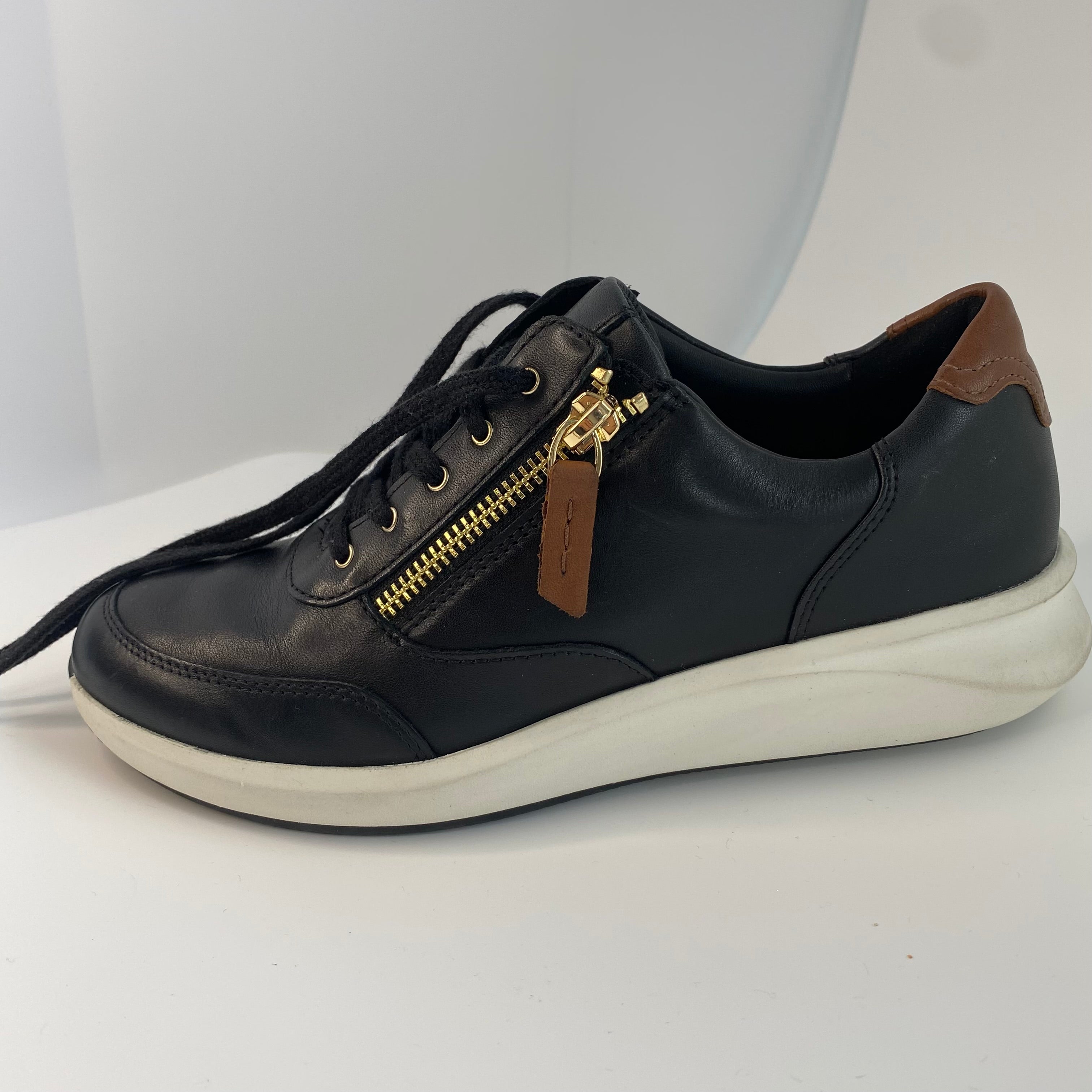 Clarks Leather Trainers size 4 UK